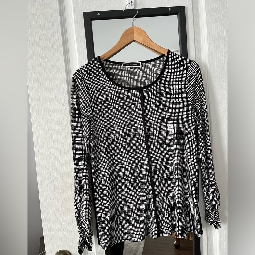Melanie Lyne black and white top